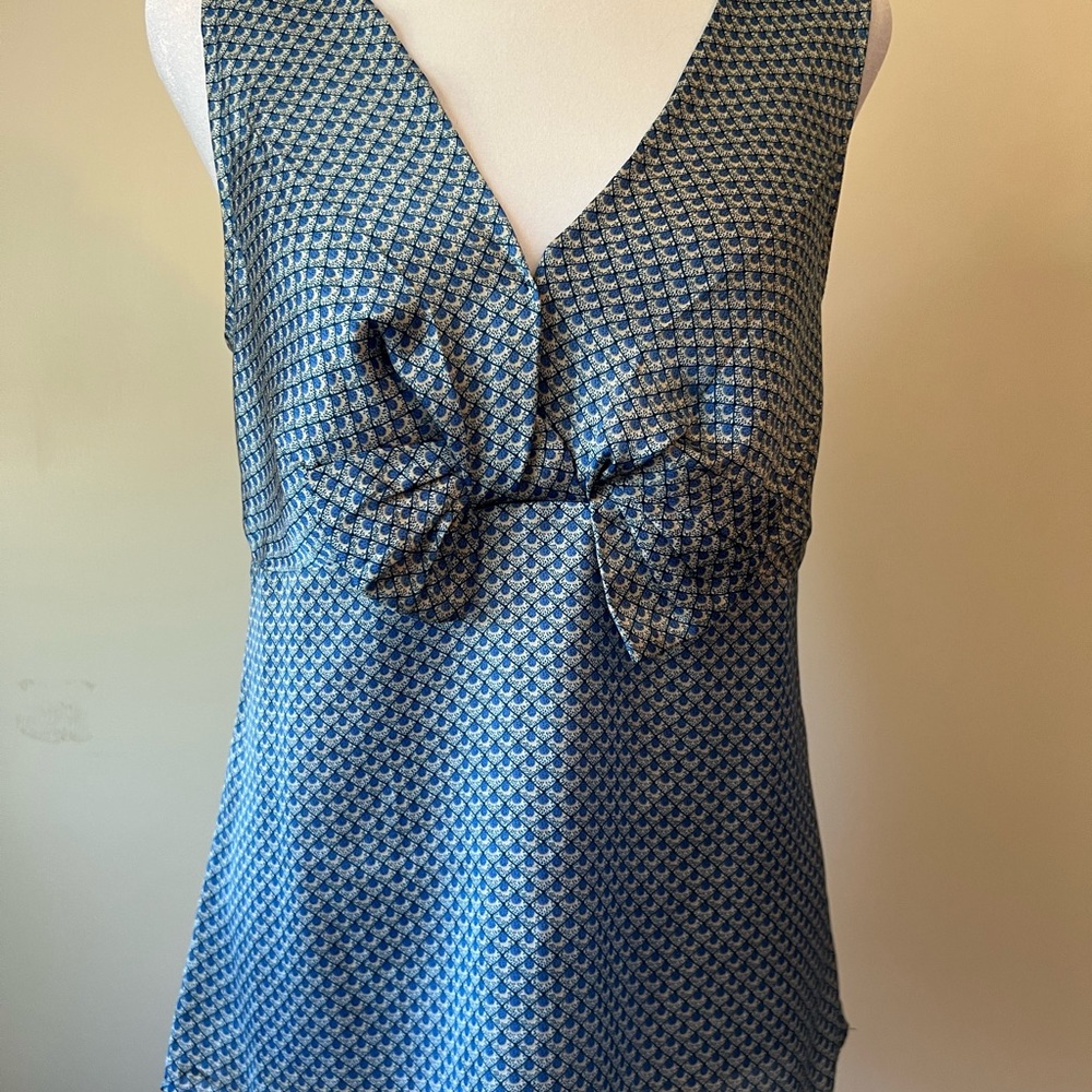 Banana Republic women’s sleeveless blouse, top